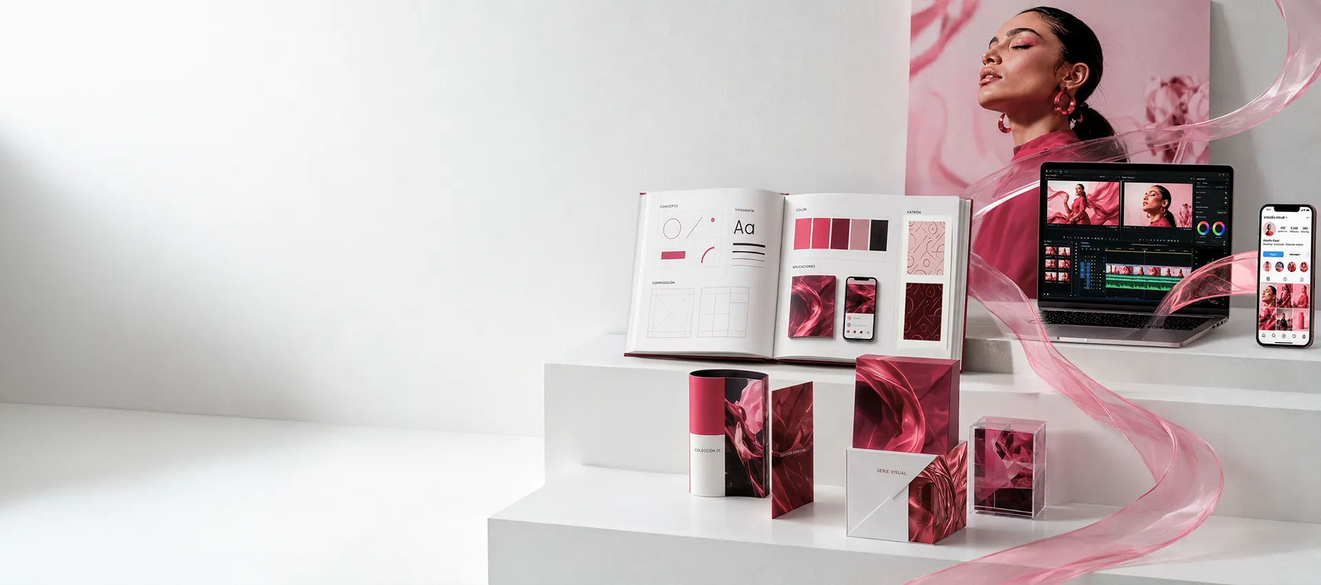 Escena editorial de branding, marketing y diseño creativo para marcas y empresas